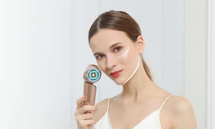 那么多美容仪怎么选?斐驰三面美容仪一款就搞定啦!