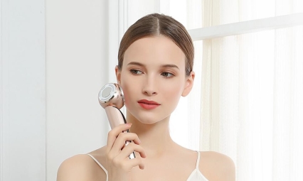 那么多美容仪怎么选?斐驰三面美容仪一款就搞定啦!